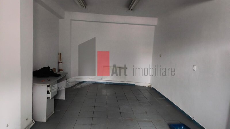 Giulesti (langa Rapid /in cartier) spatiu comercial de inchiriat